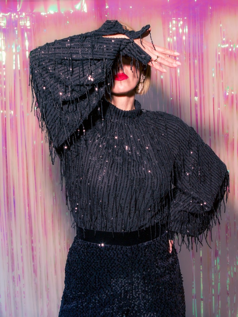 SEQUINS TOP