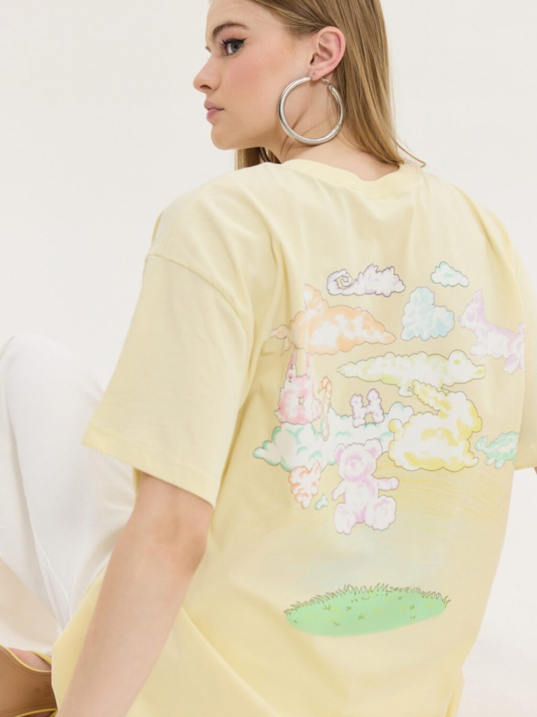 T-shirt&nbsp;cheetah&nbsp;yellow&nbsp;clouds