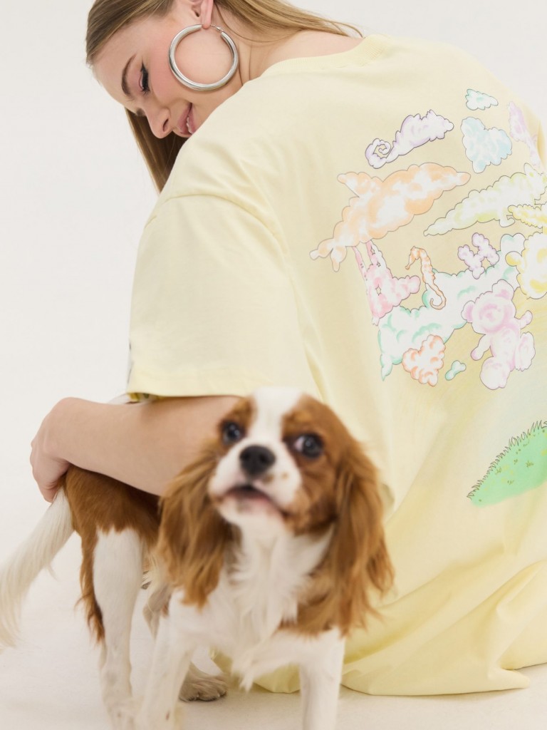 T-shirt&nbsp;cheetah&nbsp;yellow&nbsp;clouds