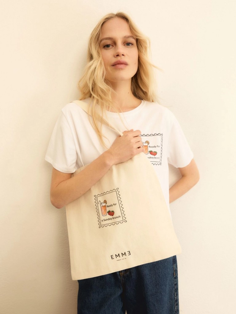 T-shirt&nbsp;emmgola&nbsp;strawberry